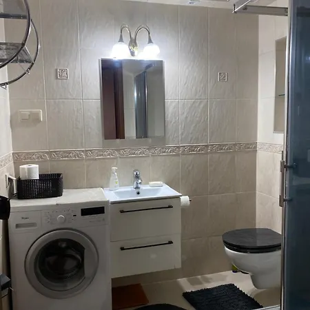 Duzy 51m2! 10 Minut Od Lotniska! Apartamento