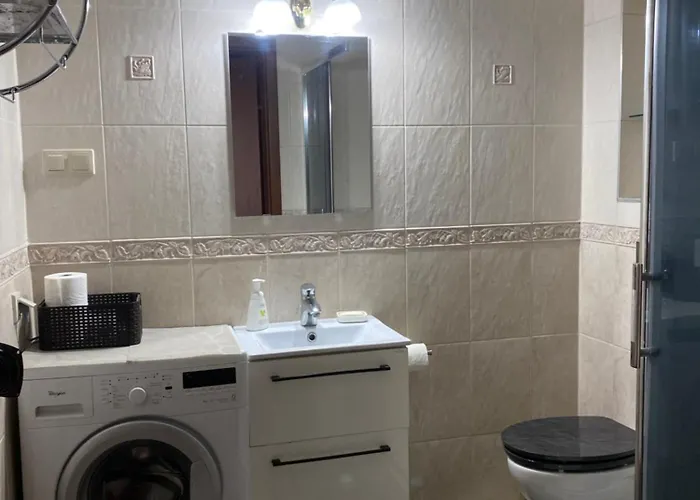 Duzy 51m2! 10 Minut Od Lotniska! Apartment